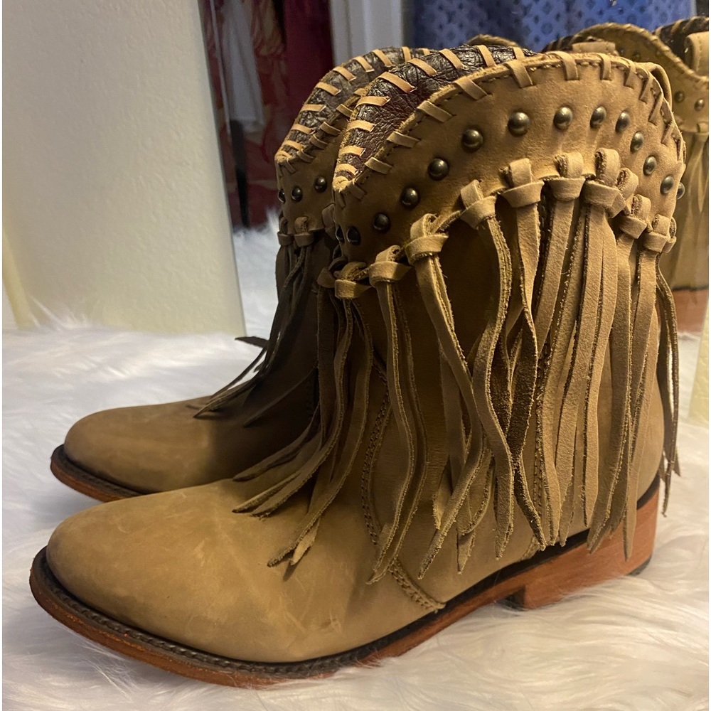New Liberty Black New short fringe boot